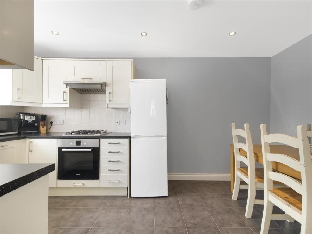 Bank Street, Castle Gresley (1).jpg