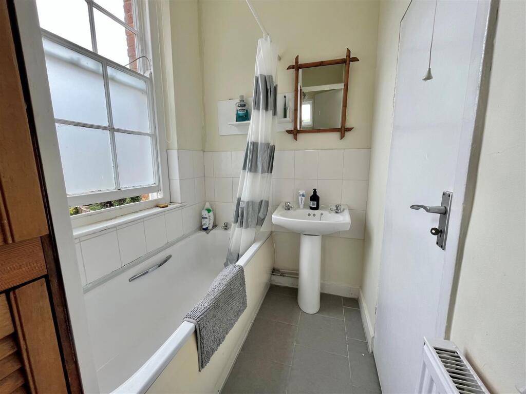 Bathroom.jpg