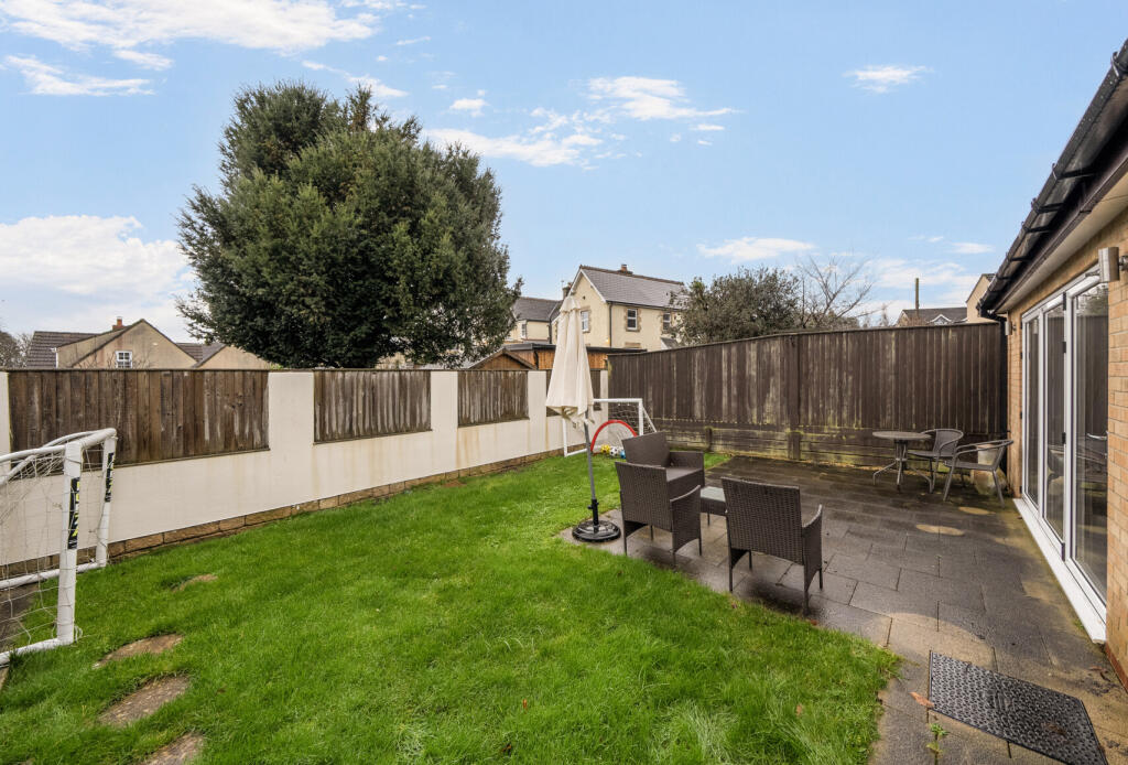 1387112-4-693fee8...