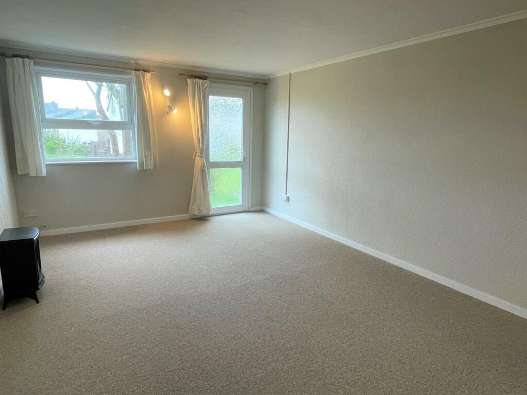living room alto 2.jpg