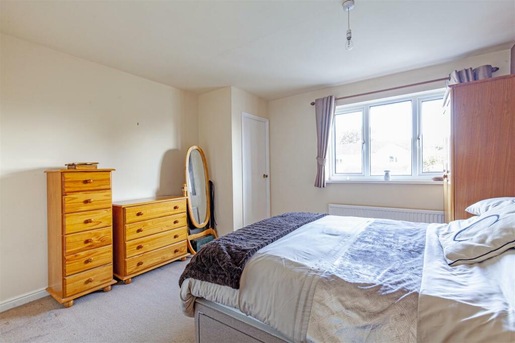 Bedroom 1-3.jpg