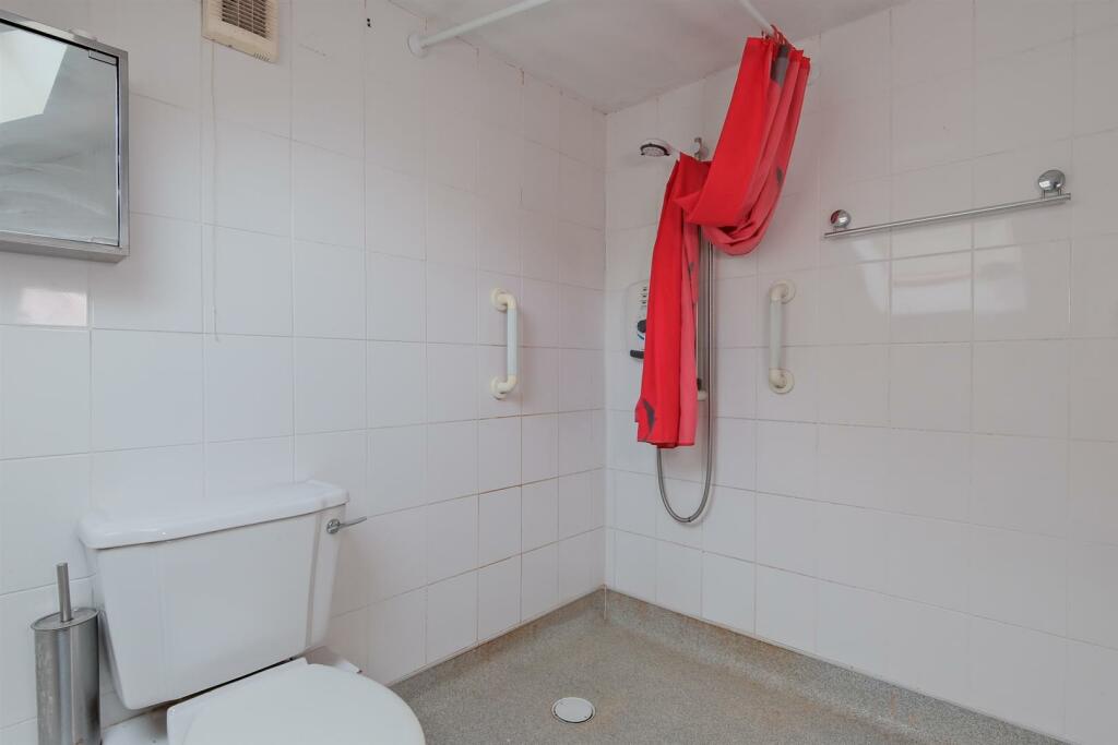 030-76 Hirst Road Harthill, ML7 5TL.jpg