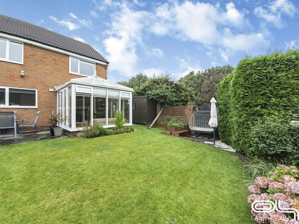 Lawns Drive (20).jpg