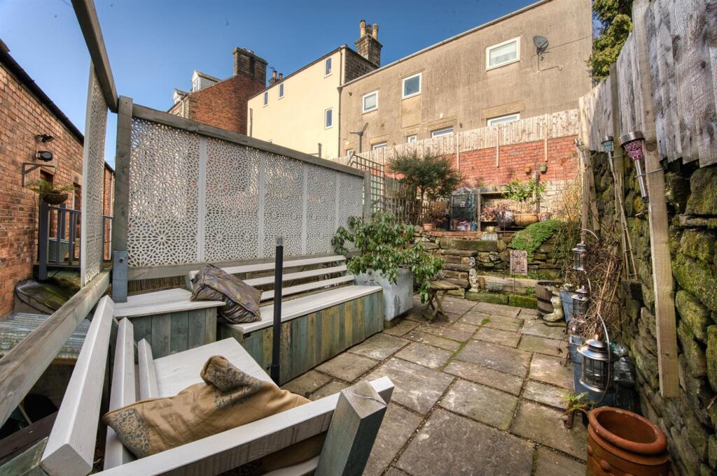 Garden - seating area.jpg