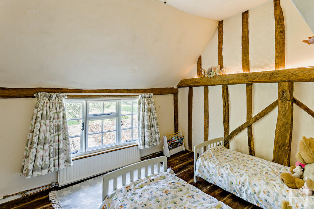8644160-interiorW...