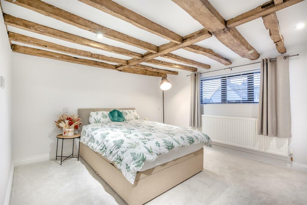 8582263-interior51.jpg
