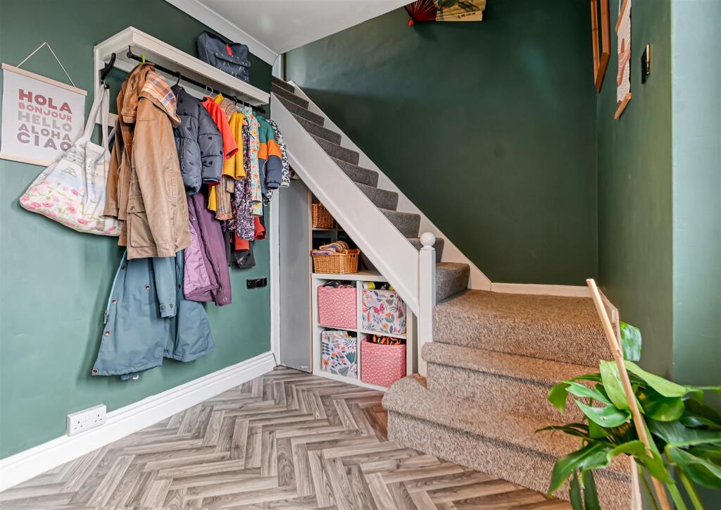 10 Goldstone Drive-08.jpg