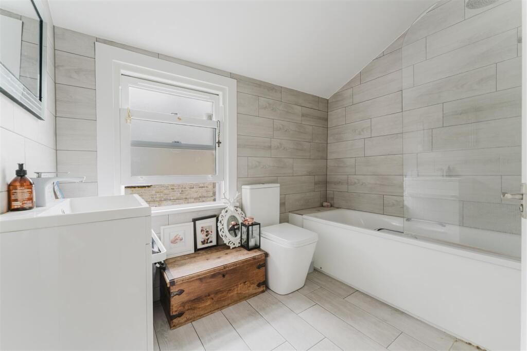 41 EPR Bath.jpg