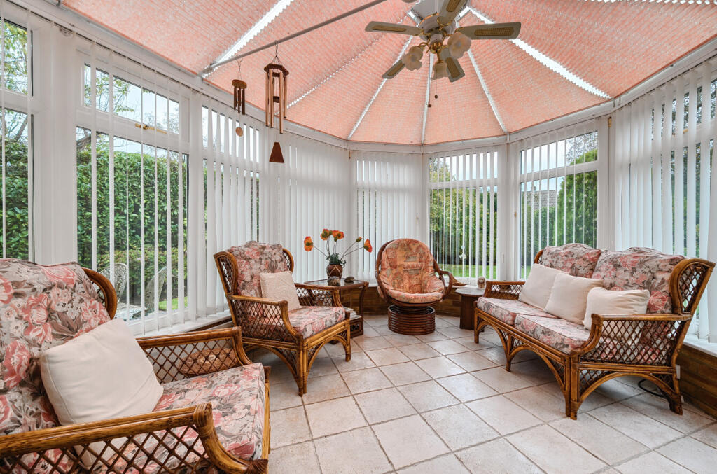 1363629-9-68f769d...