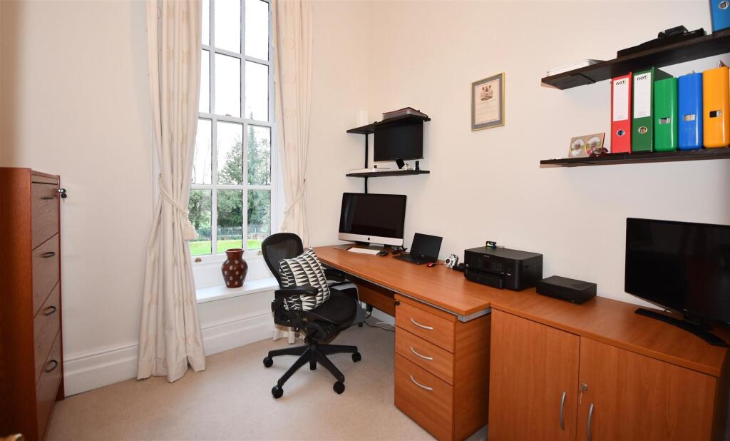 Study / bedroom