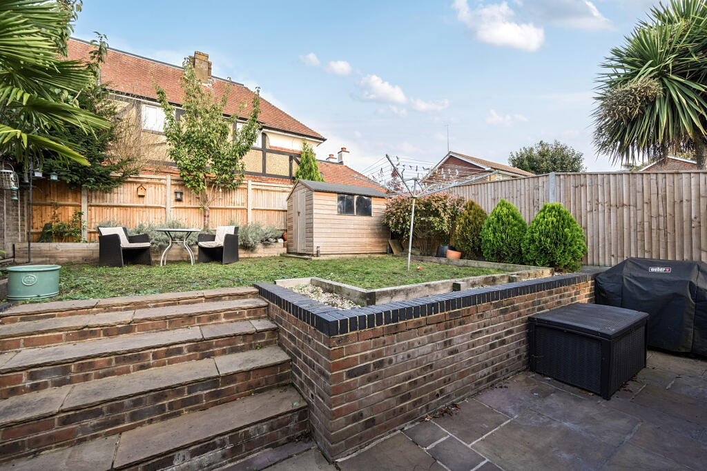 1354915-21-68dd63e2b36e6-ARW