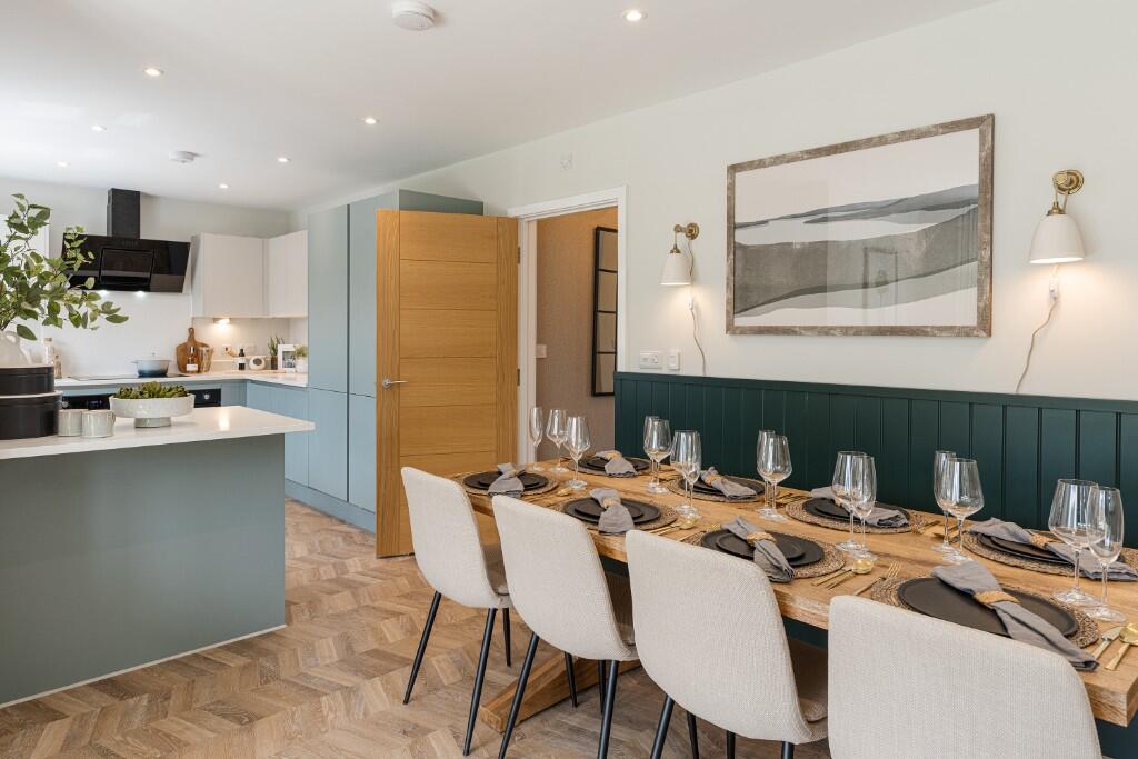 Show home dining