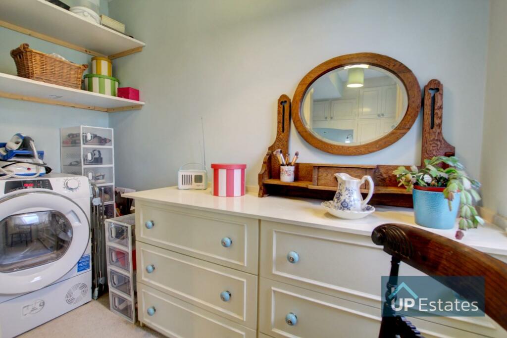 DRESSING ROOM