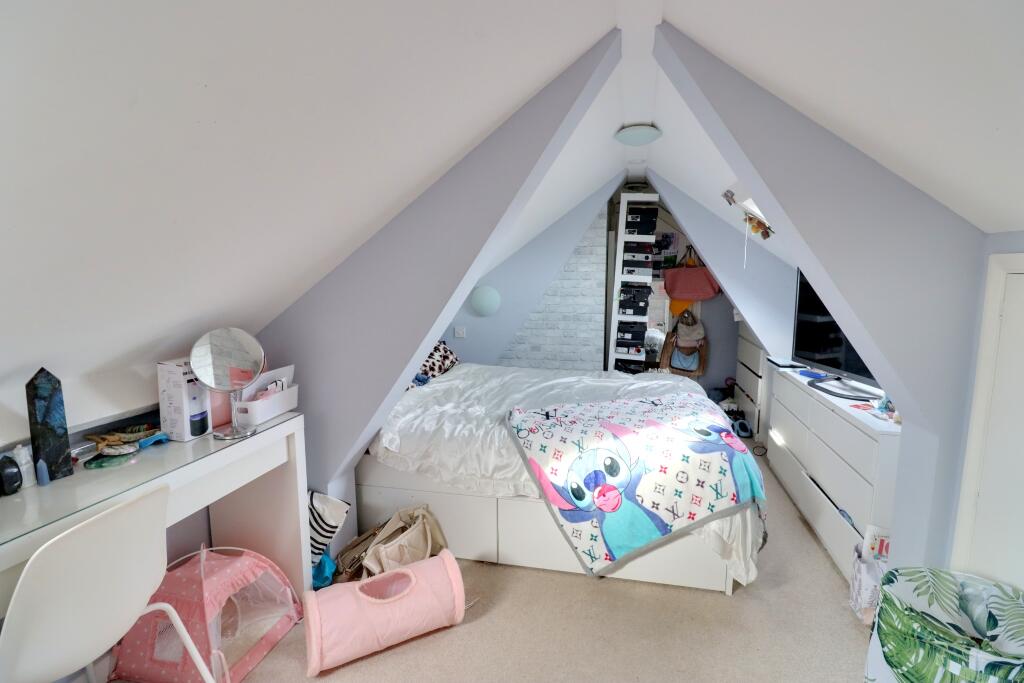 LOFT ROOM
