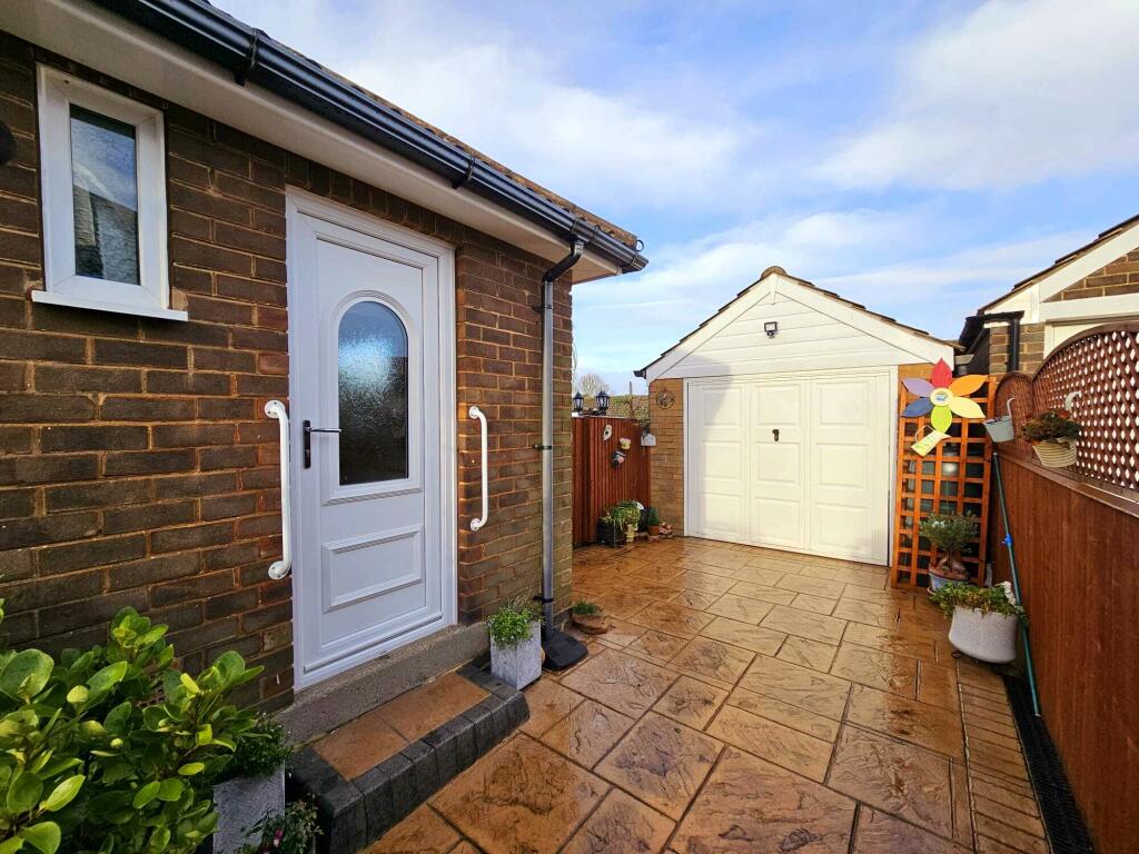 e6789178-625d-43b9-aada-4fbabf4723ec