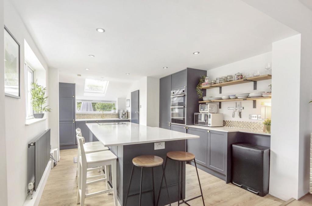 868964 (4).jpg