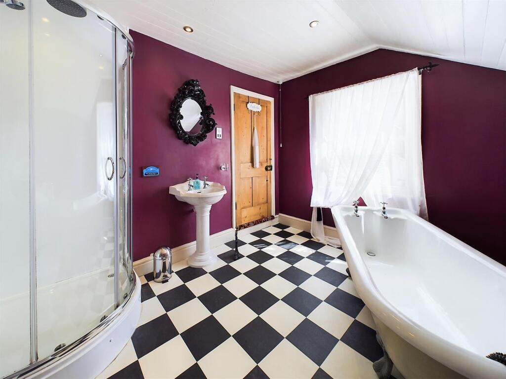 CAM01926G0-PR0058-STILL021 NEW.jpg