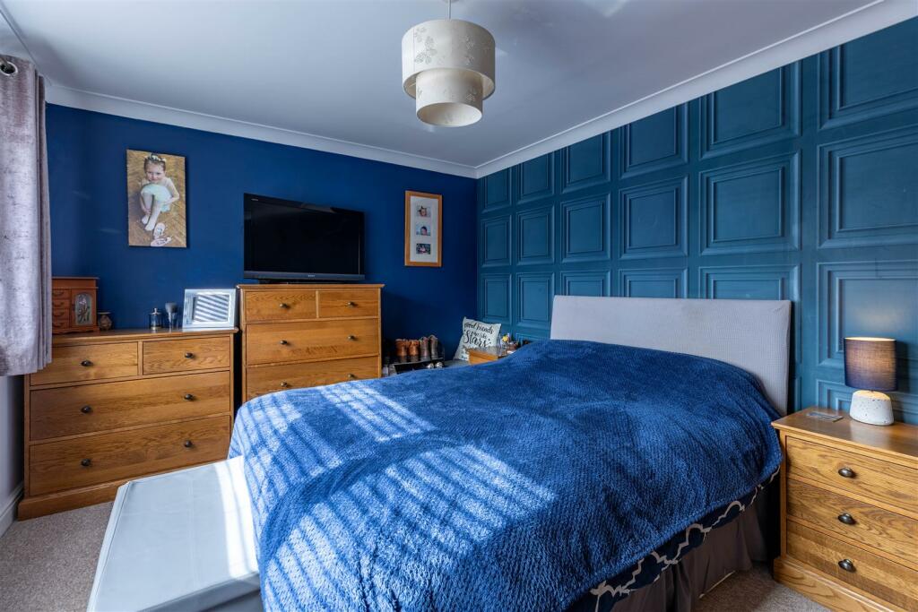 Swiss Cottage (12).jpg