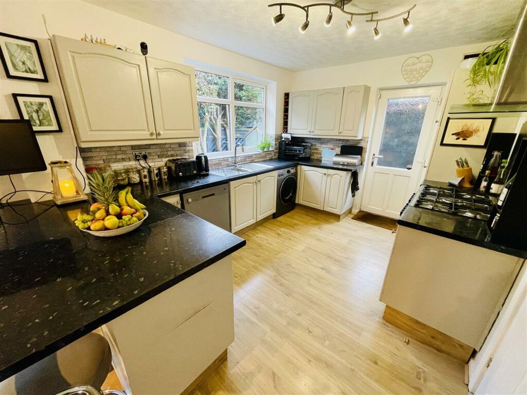 Open Plan Kitchen/Dining Room