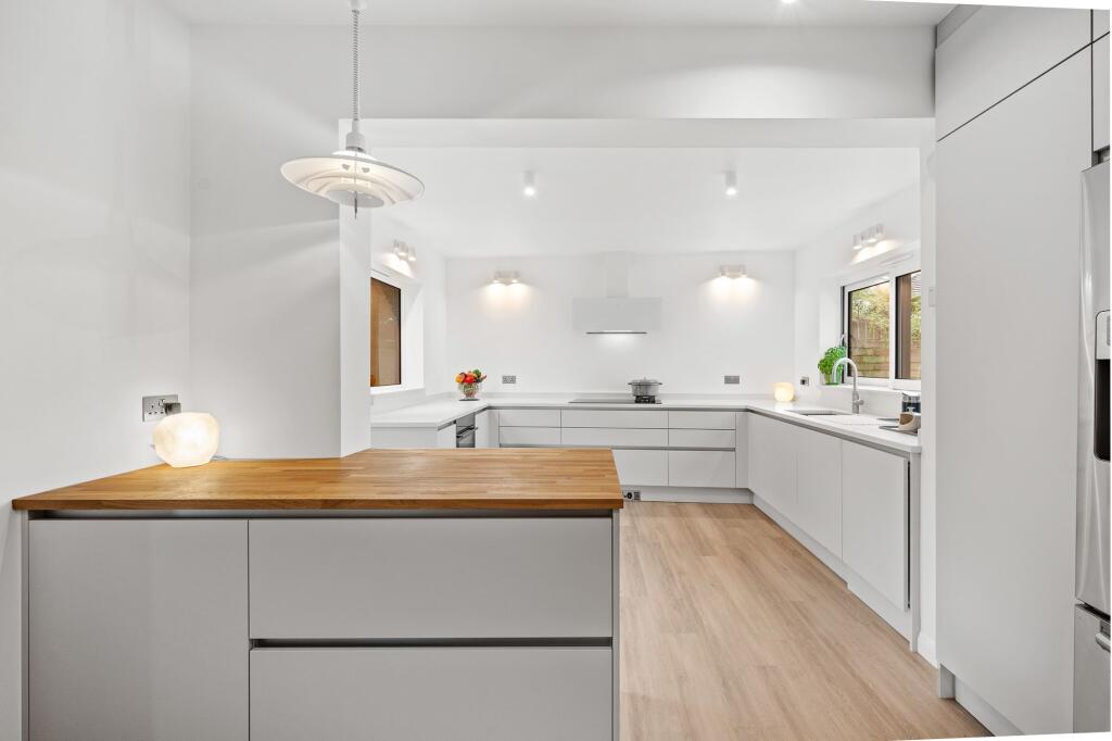 Kitchen / Breakfast Room