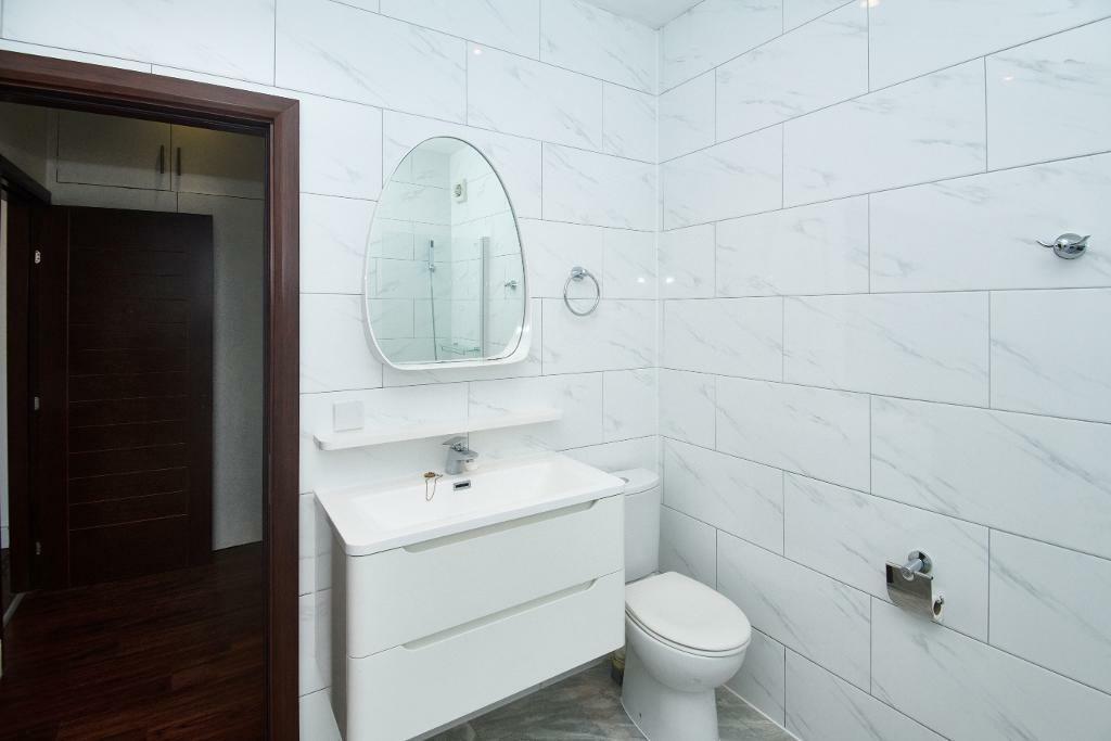 Bathroom photo 2