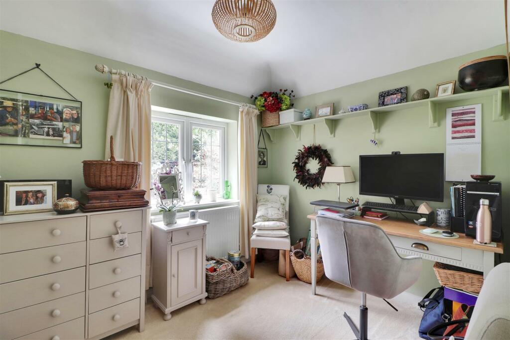 Bedroom 4.jpg