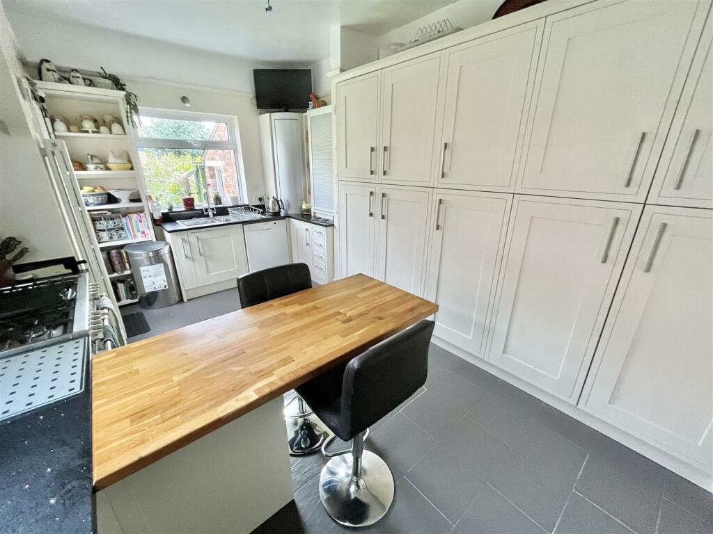 Breakfast Kitchen Aspect 4