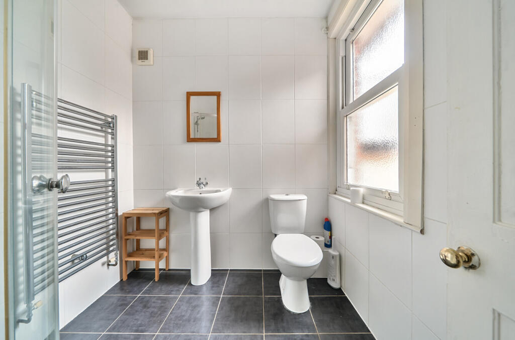 1302247-12-684ae8...