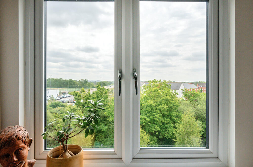 1289668-19-682eff...