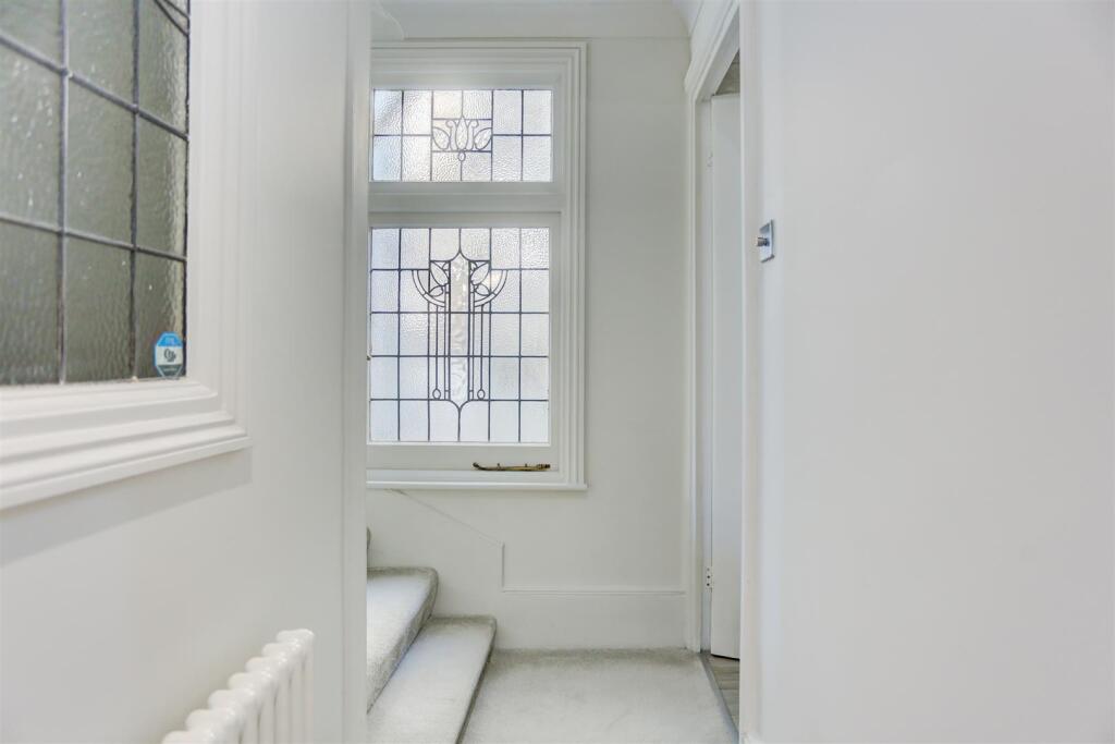 Hallway 2.jpg