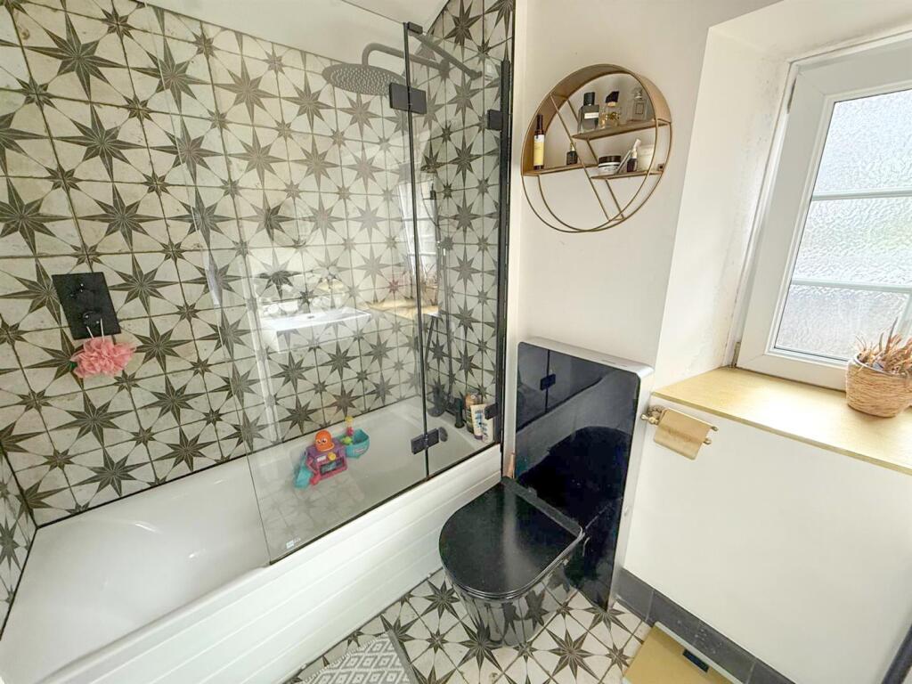 2 bed cottage, Silsden