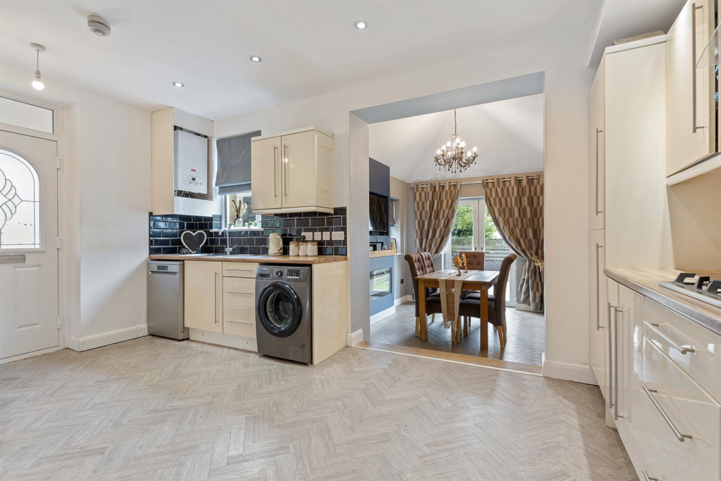 148 Quarmby Rd, Huddersfield 07_297.png