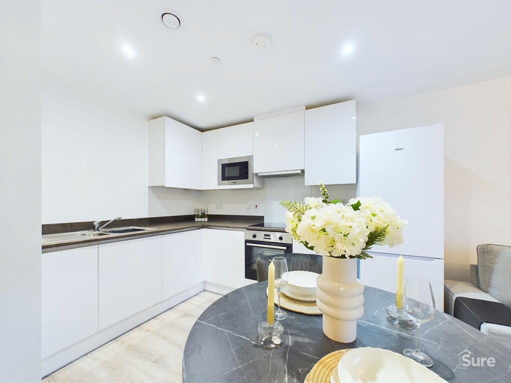 Kitchen/ Diner/ Lounge