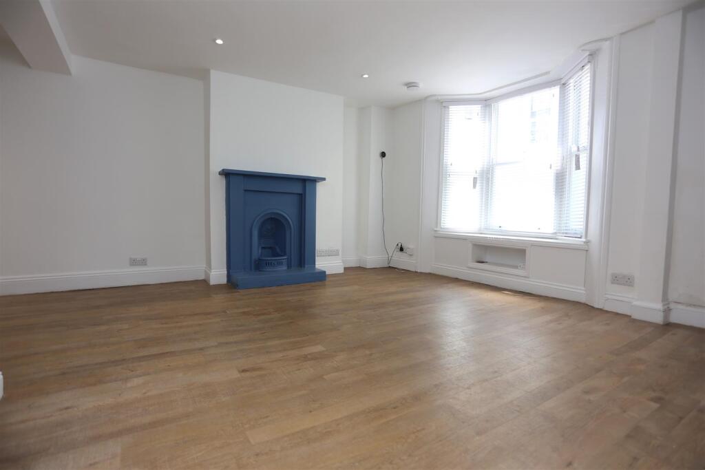 24 Margaret Street (6).JPG