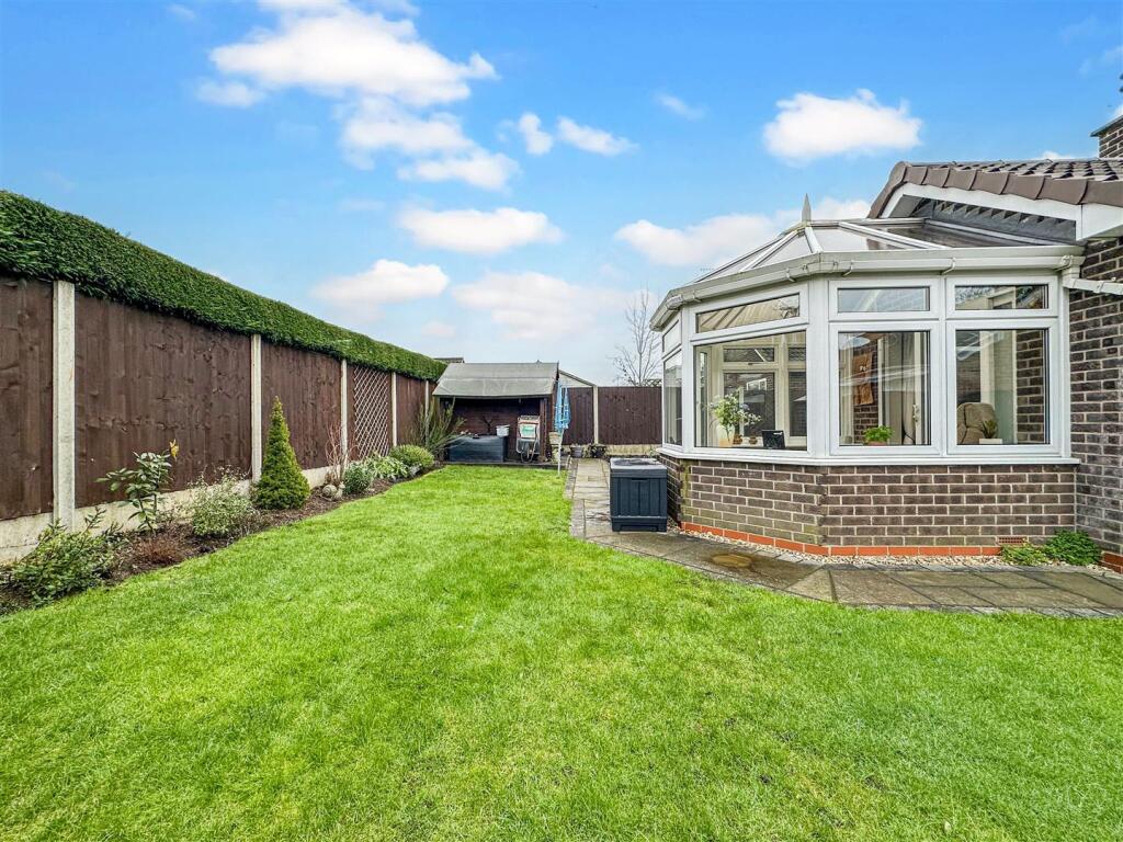 Private Rear Garden 059