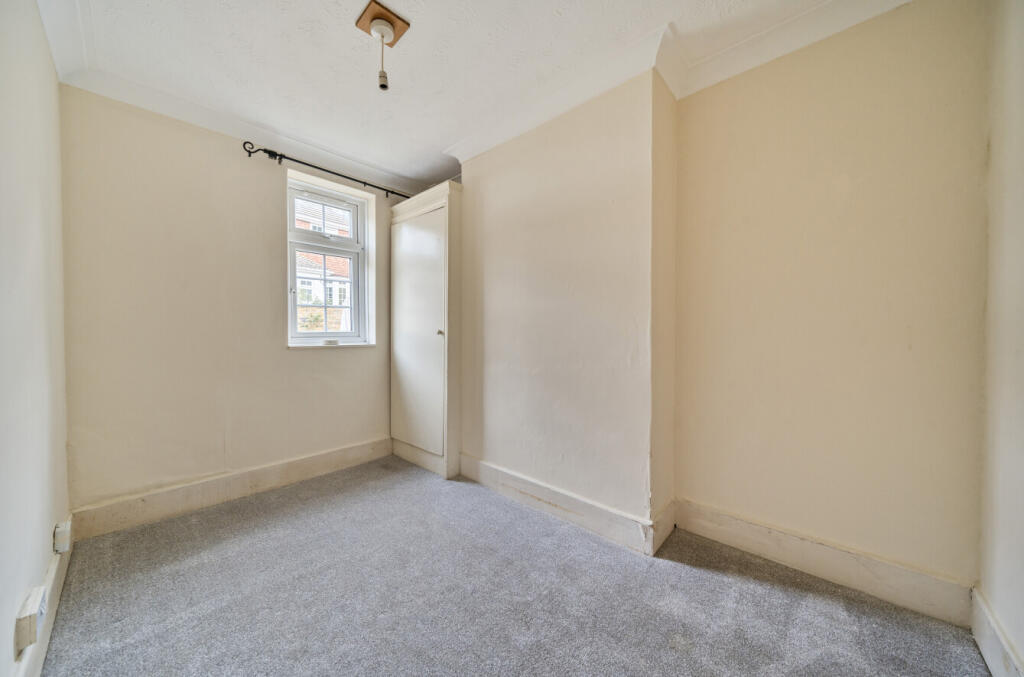 1361540-3-68de771...