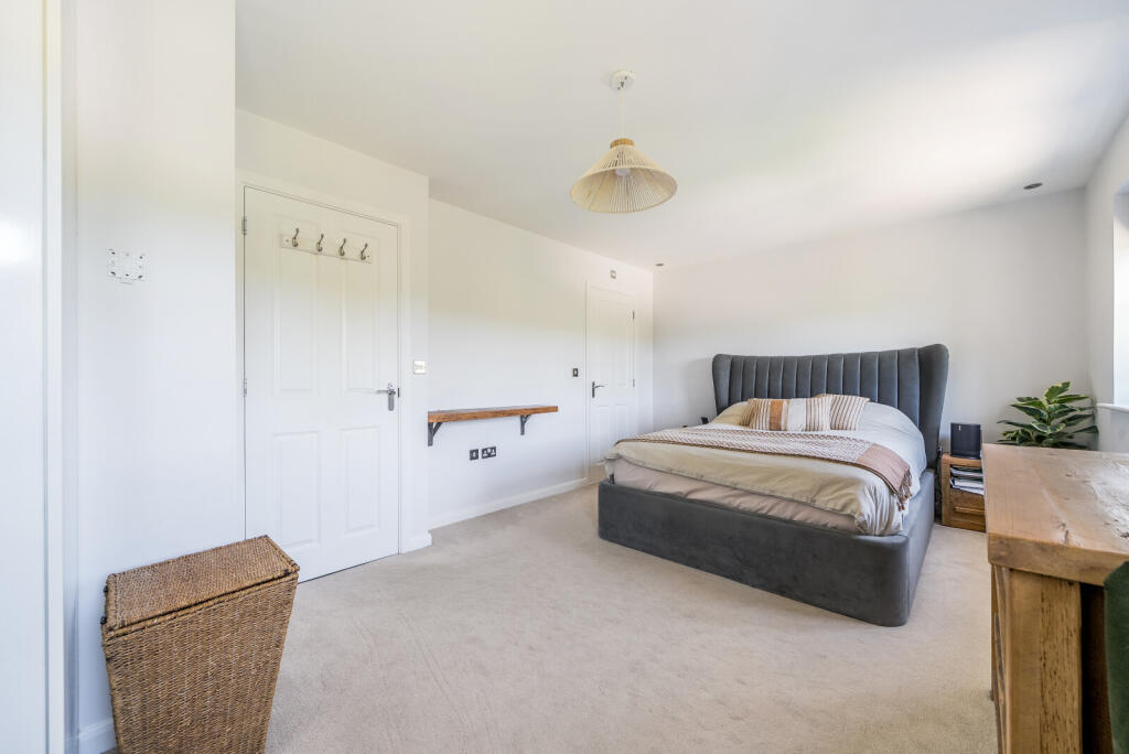 1319402-18-686d1c...