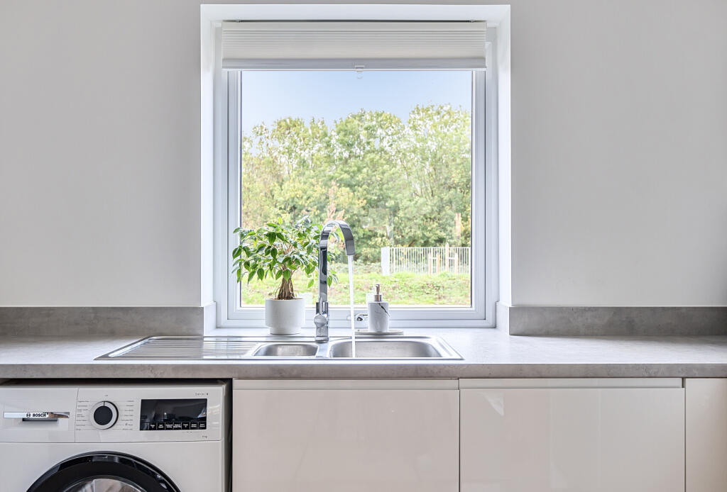 1374658-14-690395...