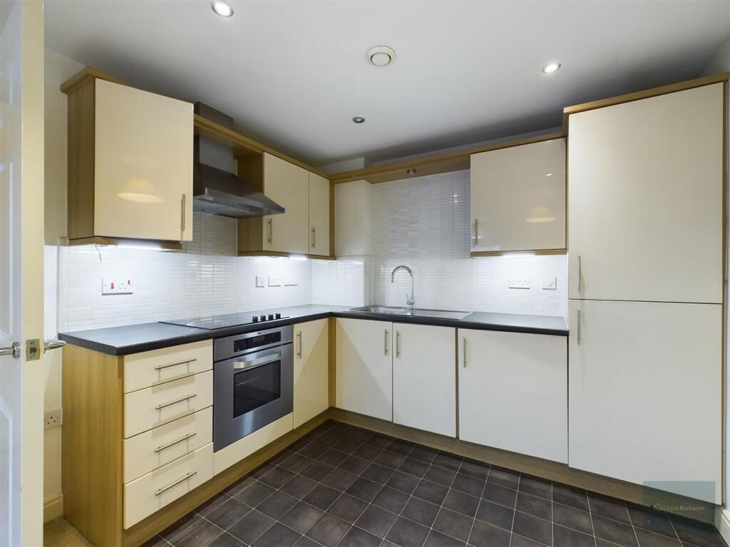 CAM02540G0-PR0095-ST