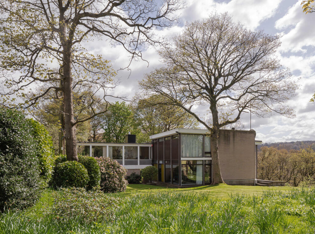 208449 - Farnley Hey, Huddersfield, West Yorksh...