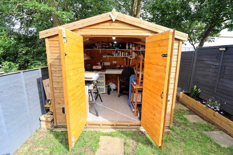 Shed- Powered &amp; Insulated 