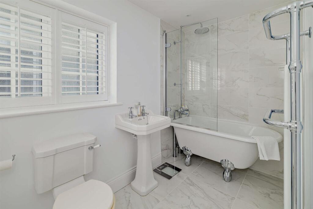 8668417-stills-interior28(1)-800.jpg