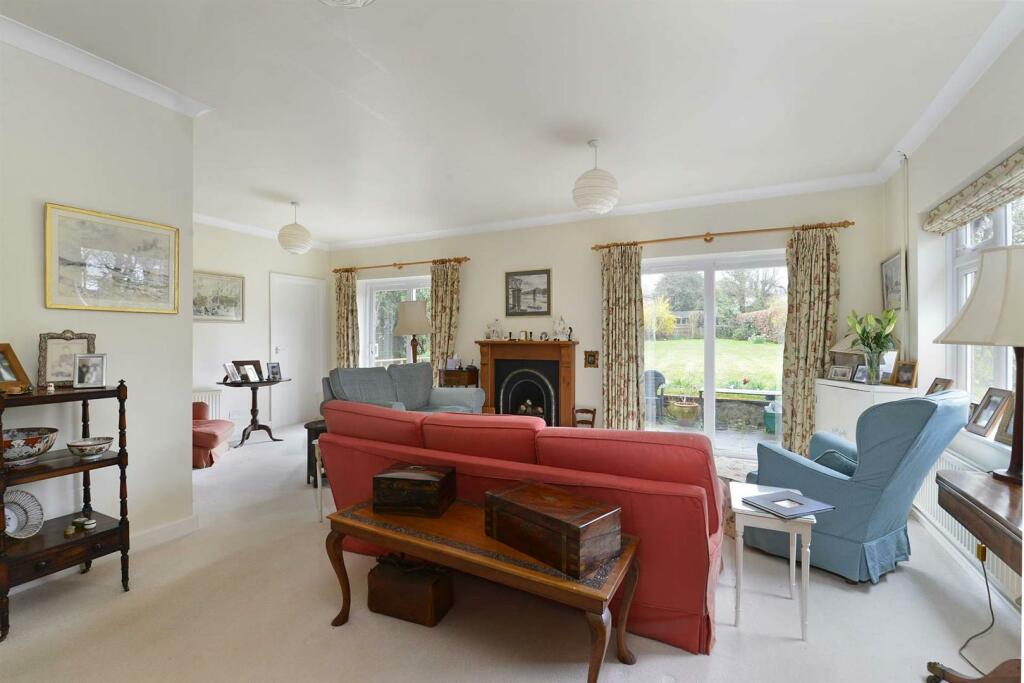 38 Summersbury Drive (12)-1920.jpg
