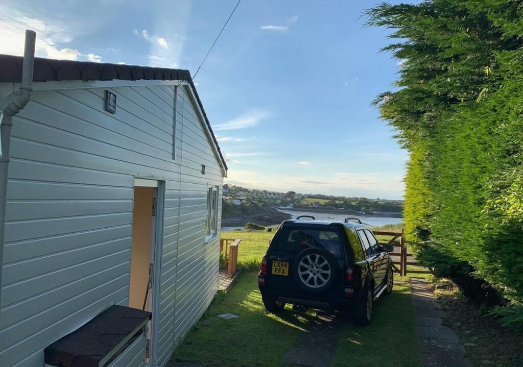 Side lodge with parking.jpg