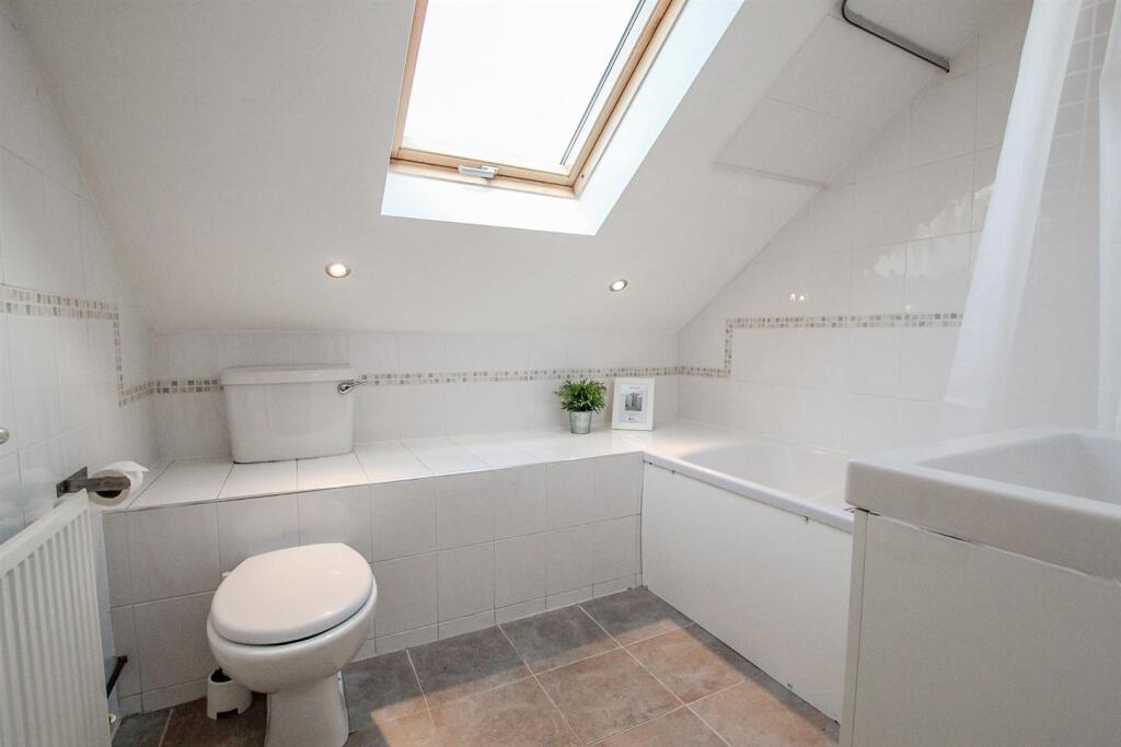 Bathroom...jpg
