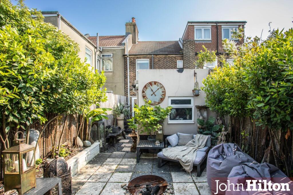 Ladysmith Road11.jpg