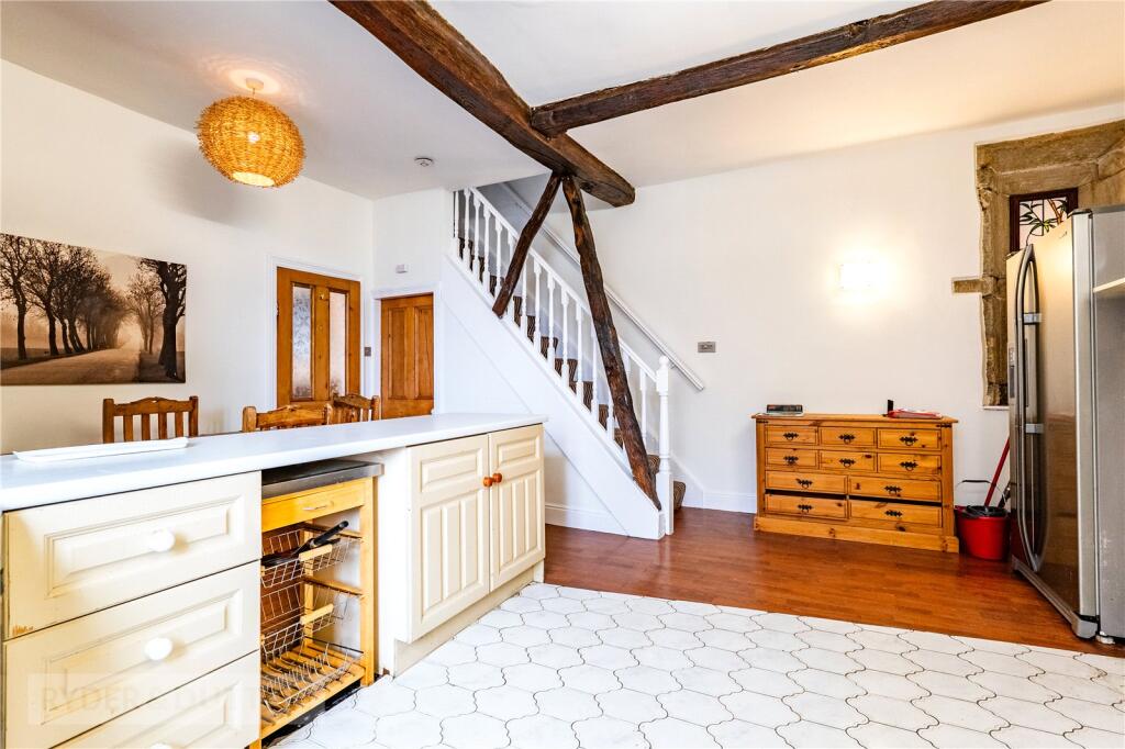 Kitchen/ Dining Room