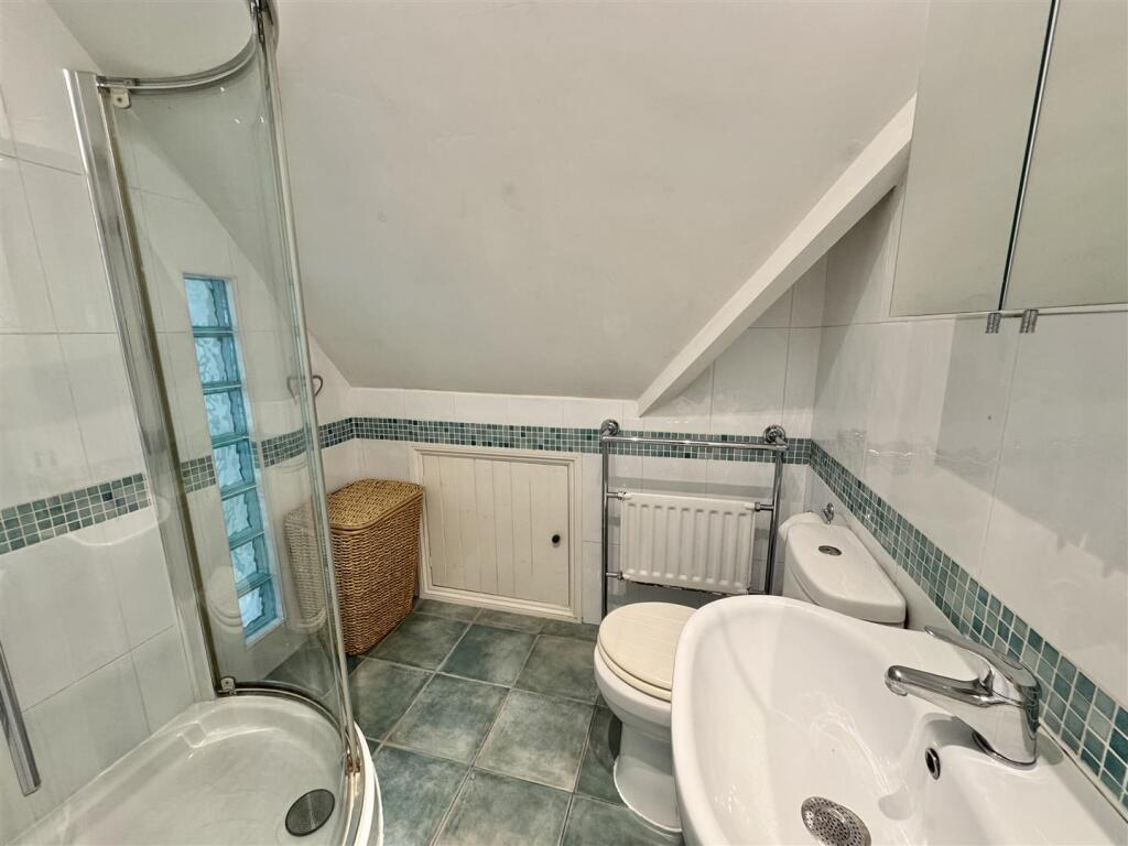 ENSUITE SHOWER