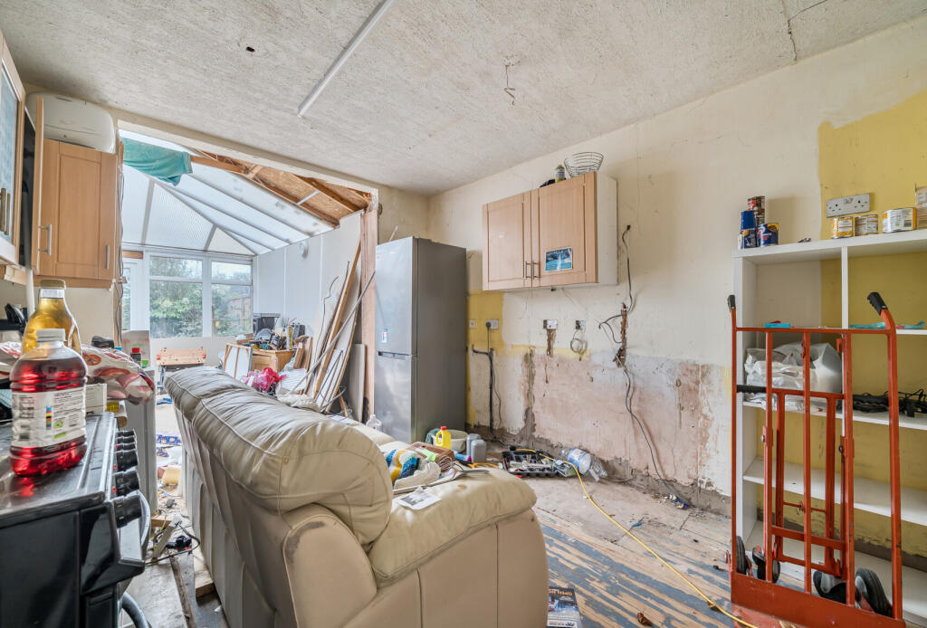 1374985-19-691325...