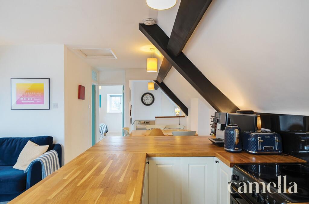 Kitchen / Reception